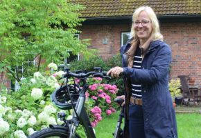 Mit Bischöfen Nora Steen auf Fahrradtour durch Nordschleswig